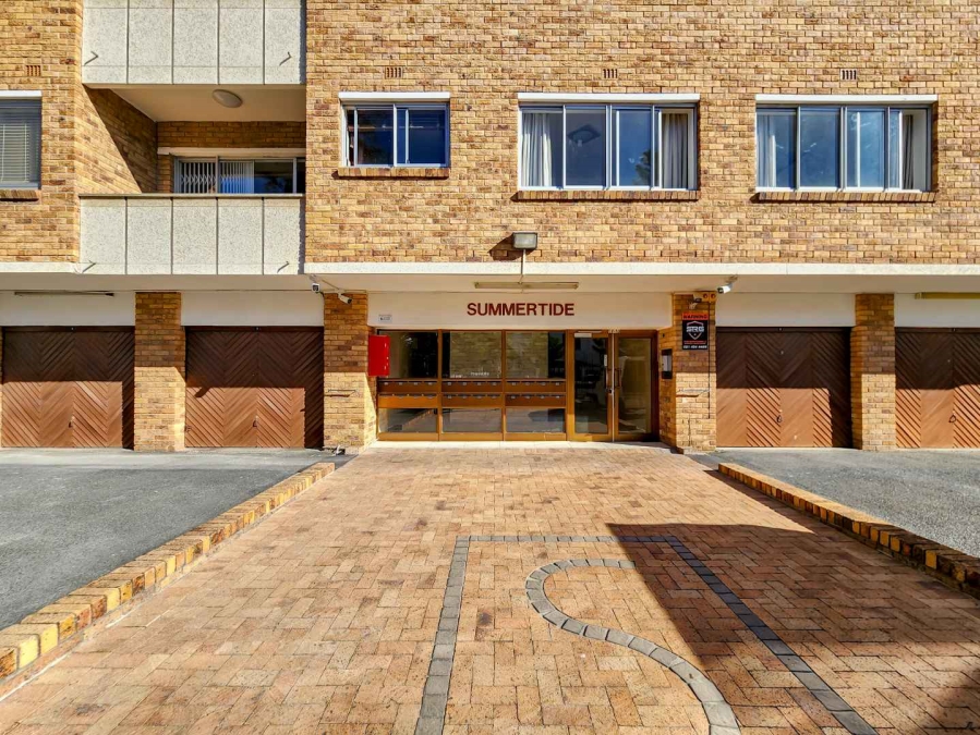 3 Bedroom Property for Sale in Sea Point Western Cape